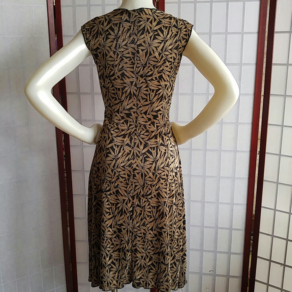 Dress - Picture 6 of 9